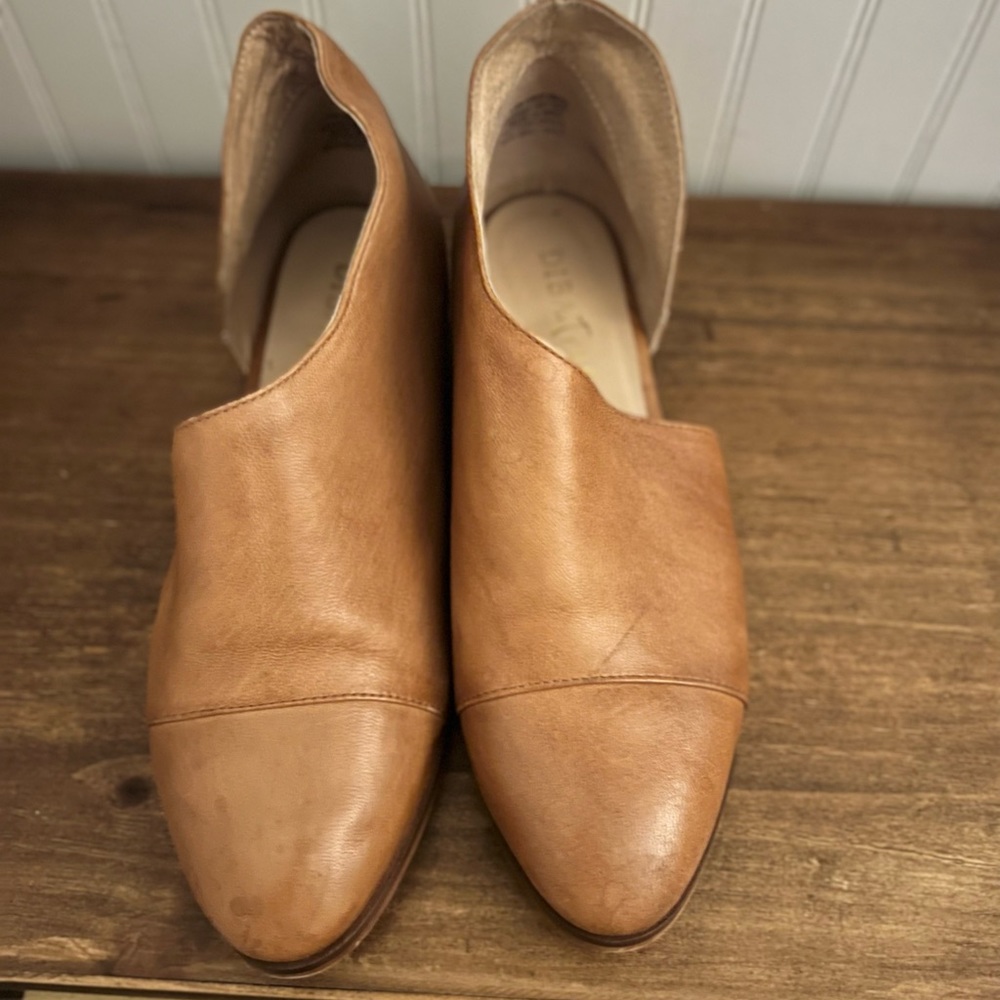 DIBA TRUE ASYMMETRICAL LOAFERS